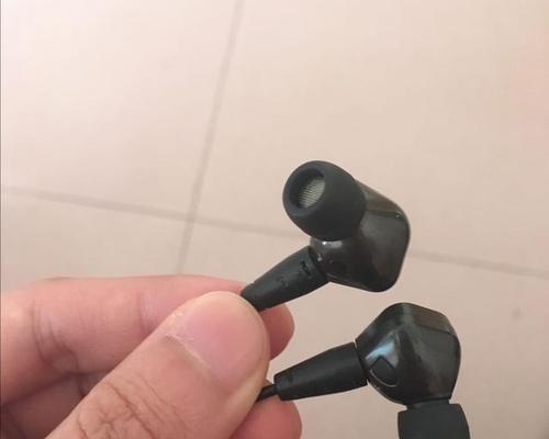 IE80耳机低音表现如何？（深入解析IE80耳机的低音质量及特点）