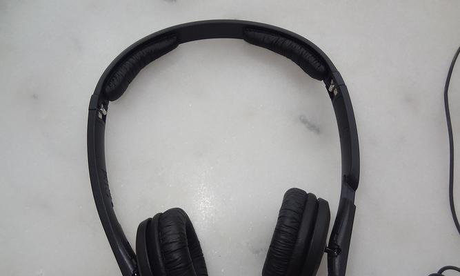 全面评估PX200耳机（探索PX200耳机的听觉体验和优势）