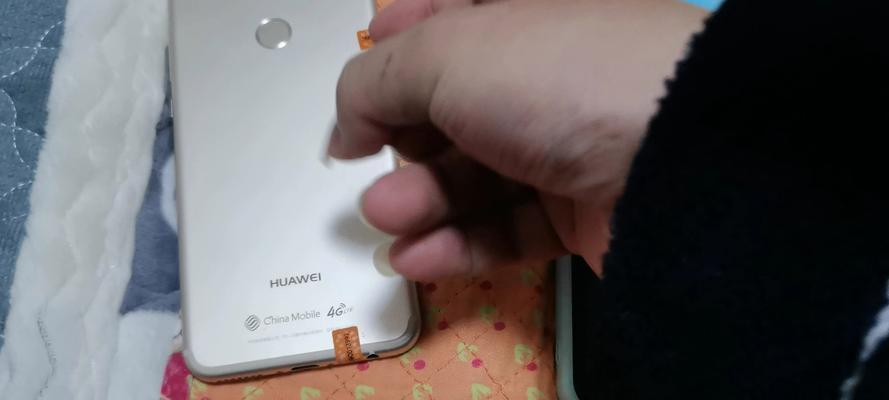 华为nova2如何成为一款卓越的智能手机？（探索华为nova2的创新设计、强大性能和优质摄影功能）