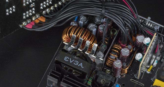 EVGA电源评测（深入分析EVGA电源的性能表现与用户体验）